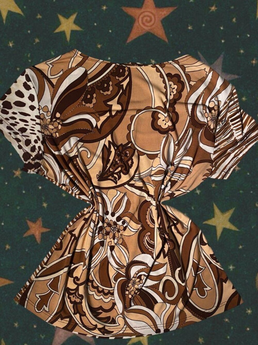 Y2K Patterned Tee - Picture 2 of 4